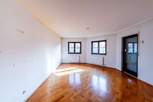 Wohnzimmer - Etagenwohnung in 61352 Bad Homburg mit 66m² kaufen