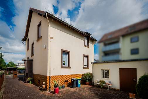 Ansicht - Einfamilienhaus in 60437 Frankfurt mit 103m² kaufen