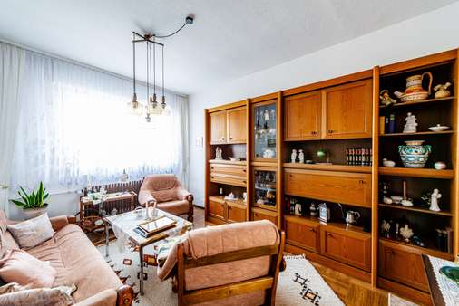 Wohnzimmer - Einfamilienhaus in 60437 Frankfurt mit 103m² kaufen
