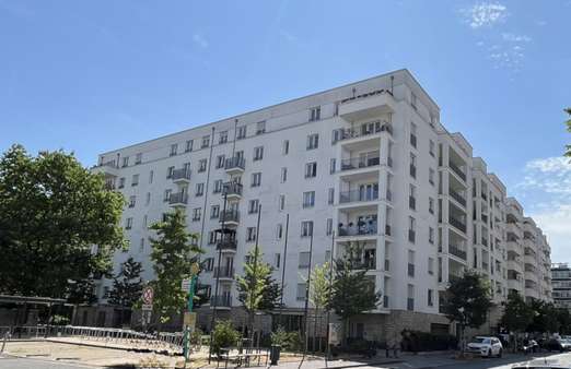 Straßenansicht Straßenansicht - Penthouse-Wohnung in 60528 Frankfurt mit 101m² mieten
