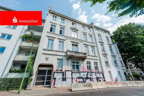 Frankfurt-Ostend: Spätklassizistisches Mietshaus in Bestlage