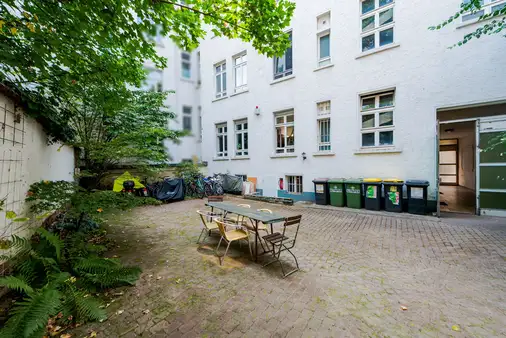 Frankfurt-Ostend: Spätklassizistisches Mietshaus in Bestlage