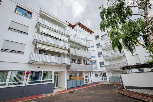 Außenansicht - Etagenwohnung in 60528 Frankfurt mit 57m² kaufen