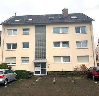 Außenansicht hinten Außenansicht hinten - Dachgeschosswohnung in 63263 Neu-Isenburg mit 57m² kaufen