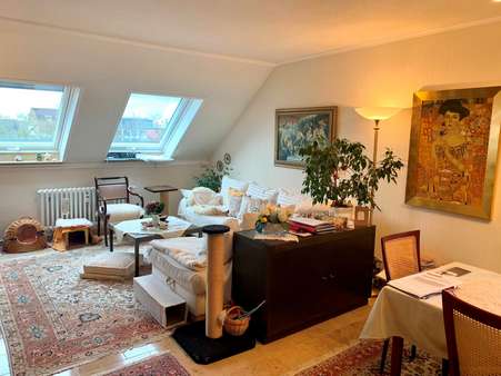 Wohn/-Esszimmer Wohn/-Esszimmer - Dachgeschosswohnung in 63263 Neu-Isenburg mit 57m² kaufen