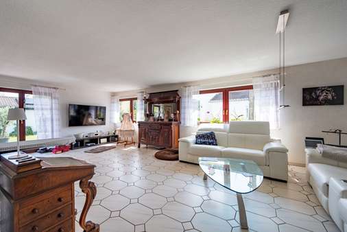 Erdgeschoss Großzügiger Wohnbereich Erdgeschoss Großzügiger Wohnbereich - Einfamilienhaus in 65933 Frankfurt mit 172m² kaufen