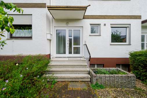 Eingang Eingang - Reihenmittelhaus in 61350 Bad Homburg mit 170m² kaufen