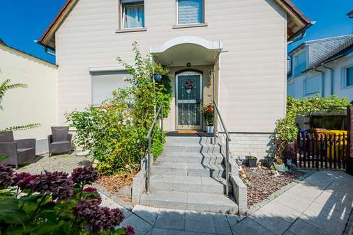 Haus - Einfamilienhaus in 65760 Eschborn mit 90m² kaufen
