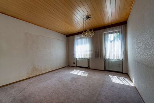 Wohn- und Esszimmer im Erdgeschoss Wohn- und Esszimmer im Erdgeschoss - Mehrfamilienhaus in 63073 Offenbach mit 184m² kaufen