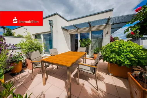 Frankfurt-Westend: Einmalige und energieeffiziente Dachgeschoss-Maisonette!