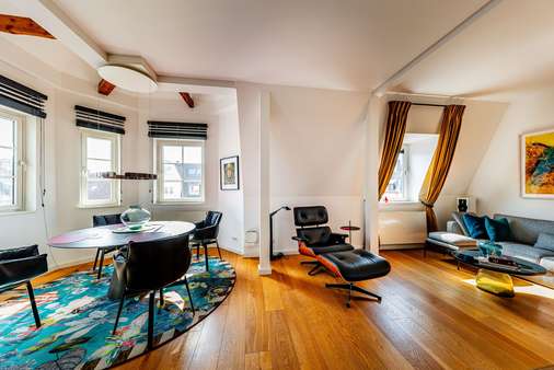 Übersicht Wohnen Übersicht Wohnen - Dachgeschosswohnung in 60385 Frankfurt mit 127m² kaufen