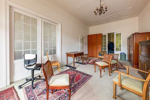 Wohn- und Esszimmer Wohn- und Esszimmer - Erdgeschosswohnung in 60318 Frankfurt mit 105m² kaufen