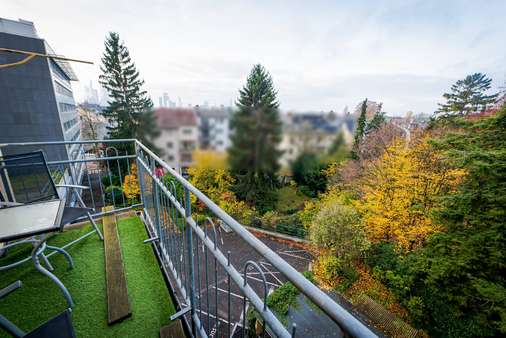 Großzügiger Balkon mit Weitblick Großzügiger Balkon mit Weitblick - Etagenwohnung in 60318 Frankfurt mit 75m² kaufen