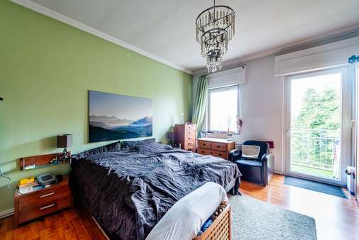 Schlafzimmer mit Balkon Schlafzimmer mit Balkon - Etagenwohnung in 60318 Frankfurt mit 75m² kaufen