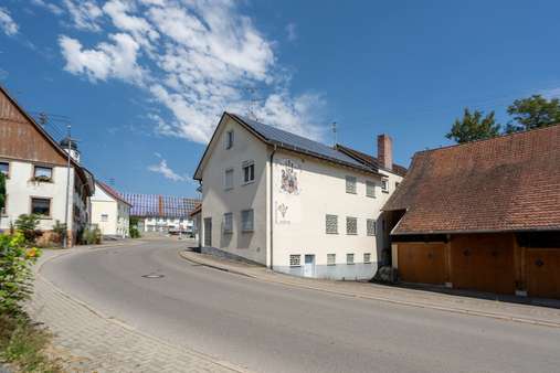 Hausansicht  - Mehrfamilienhaus in 78357 Mühlingen mit 214m² kaufen