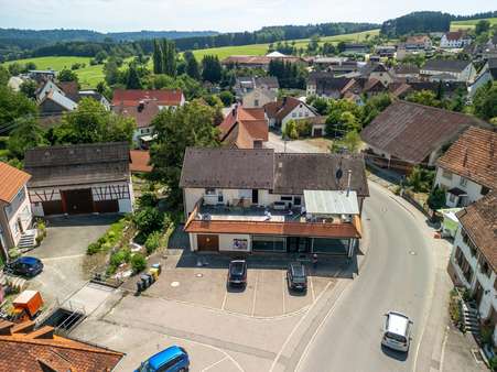 Luftbild  - Mehrfamilienhaus in 78357 Mühlingen mit 214m² kaufen