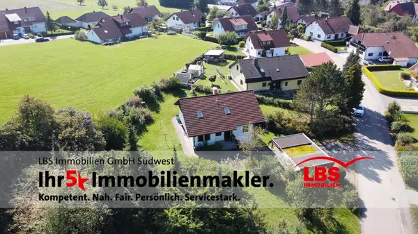 Einfamilienhaus mit ELW und schönem Eckgrundstück 