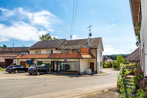 Wohn- und Geschäftshaus  - Zweifamilienhaus in 78357 Mühlingen mit 214m² kaufen