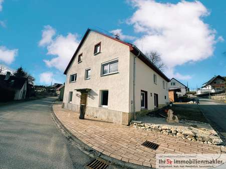 Hausansicht - Zweifamilienhaus in 88605 Sauldorf mit 133m² kaufen