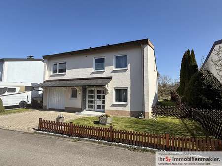 Hausansicht - Einfamilienhaus in 78333 Stockach mit 120m² kaufen