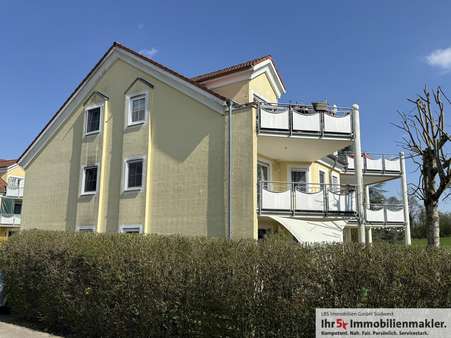 Hausansicht - Etagenwohnung in 78253 Eigeltingen mit 80m² kaufen