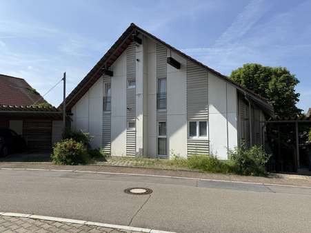 Hausansicht Hausansicht - Dachgeschosswohnung in 78357 Mühlingen mit 65m² kaufen