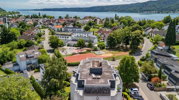 Bodensee in Sicht – stilvolles Penthouse mit umlaufender Dachterrasse