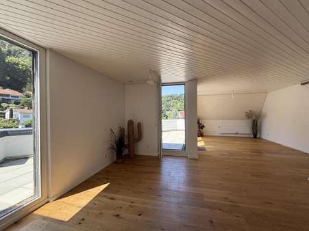 Großzügiges Wohn-/Esszimmer Großzügiges Wohn-/Esszimmer - Penthouse-Wohnung in 78351 Bodman-Ludwigshafen mit 140m² kaufen