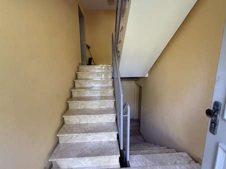 Treppenhaus Eingang Treppenhaus Eingang - Etagenwohnung in 78333 Stockach mit 66m² kaufen