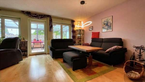 Wohnzimmer OG Haus 1 - Zweifamilienhaus in 78250 Tengen mit 233m² kaufen