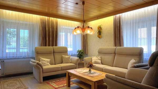 Wohnzimmer OG Wohnzimmer OG - Bauernhaus in 78234 Engen mit 150m² kaufen