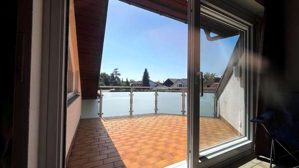 Balkon - Dachgeschosswohnung in 78247 Hilzingen mit 85m² kaufen