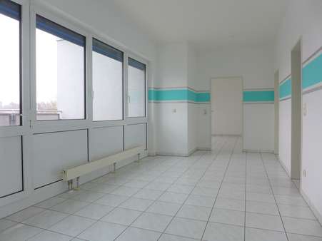 Flur - Büro in 78224 Singen mit 156m² mieten