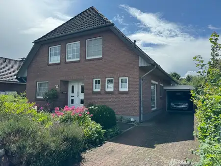 Großzügiges Einfamilienhaus mit Wintergarten