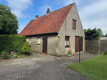 Werkstattgebäude Werkstattgebäude - Mehrfamilienhaus in 24536 Neumünster mit 339m² kaufen