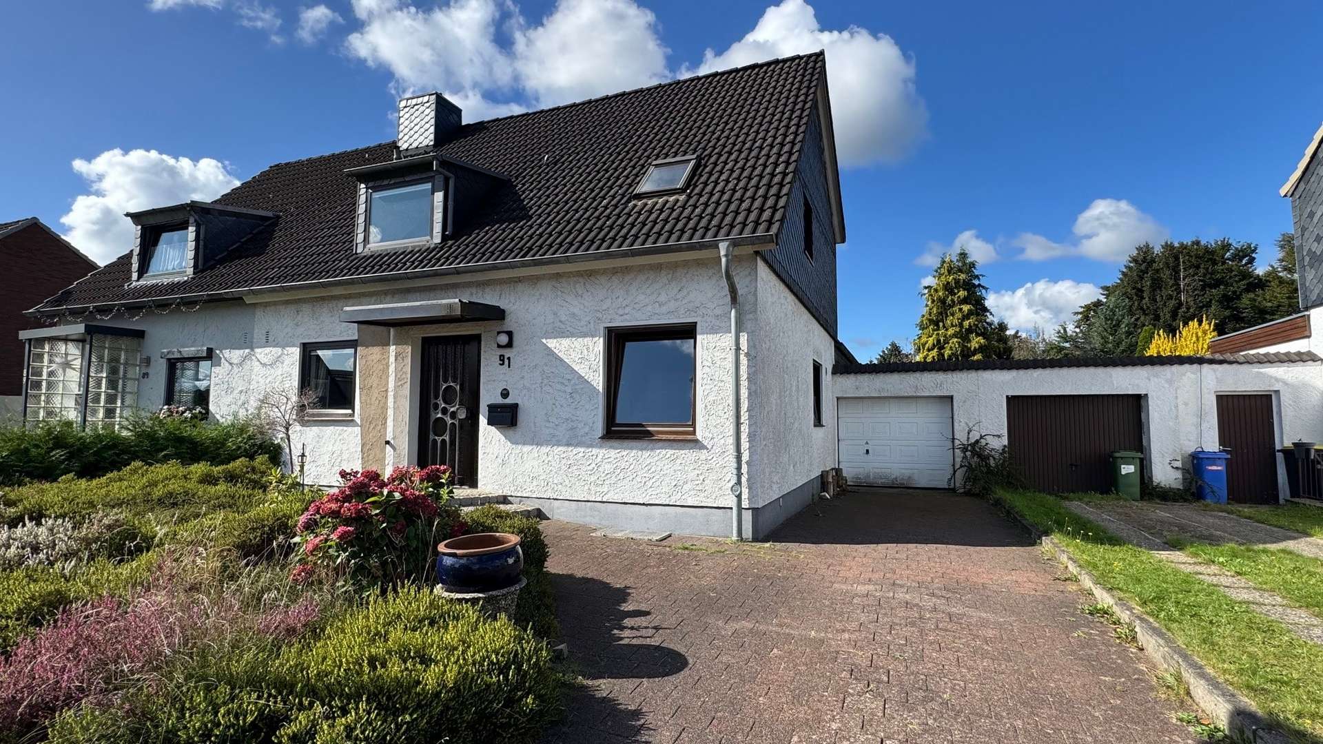 T - Doppelhaushälfte in 24536 Neumünster mit 158m² kaufen