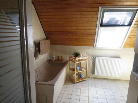 Vollbad im DG - Doppelhaushälfte in 24539 Neumünster mit 95m² kaufen