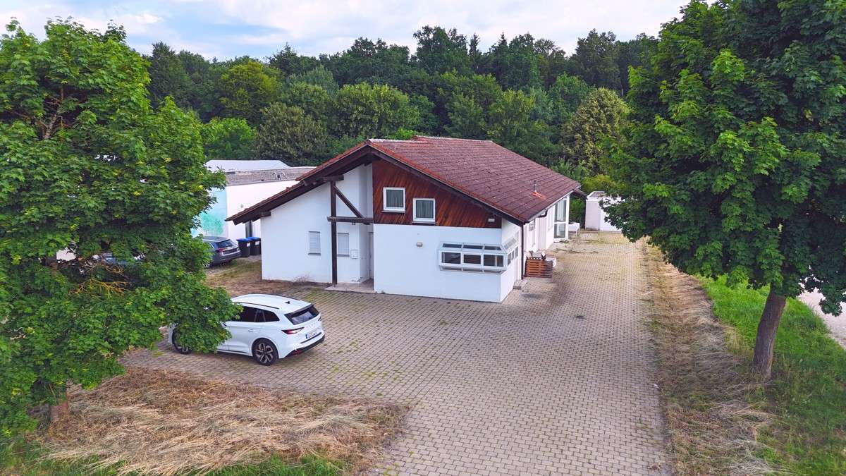 Ansicht 1 - Halle in 89150 Laichingen mit 310m² kaufen