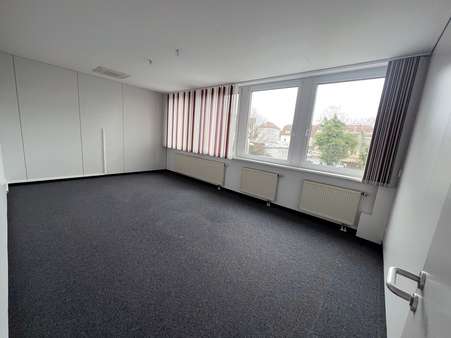 Büro 2 - Bürofläche in 73033 Göppingen mit 270m² mieten