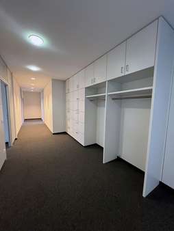 Flur - Bürofläche in 73033 Göppingen mit 270m² mieten