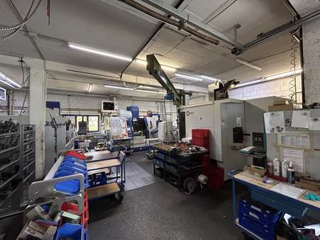 Gewerblicher Teil Gewerblicher Teil - Haus in 88483 Burgrieden mit 554m² kaufen