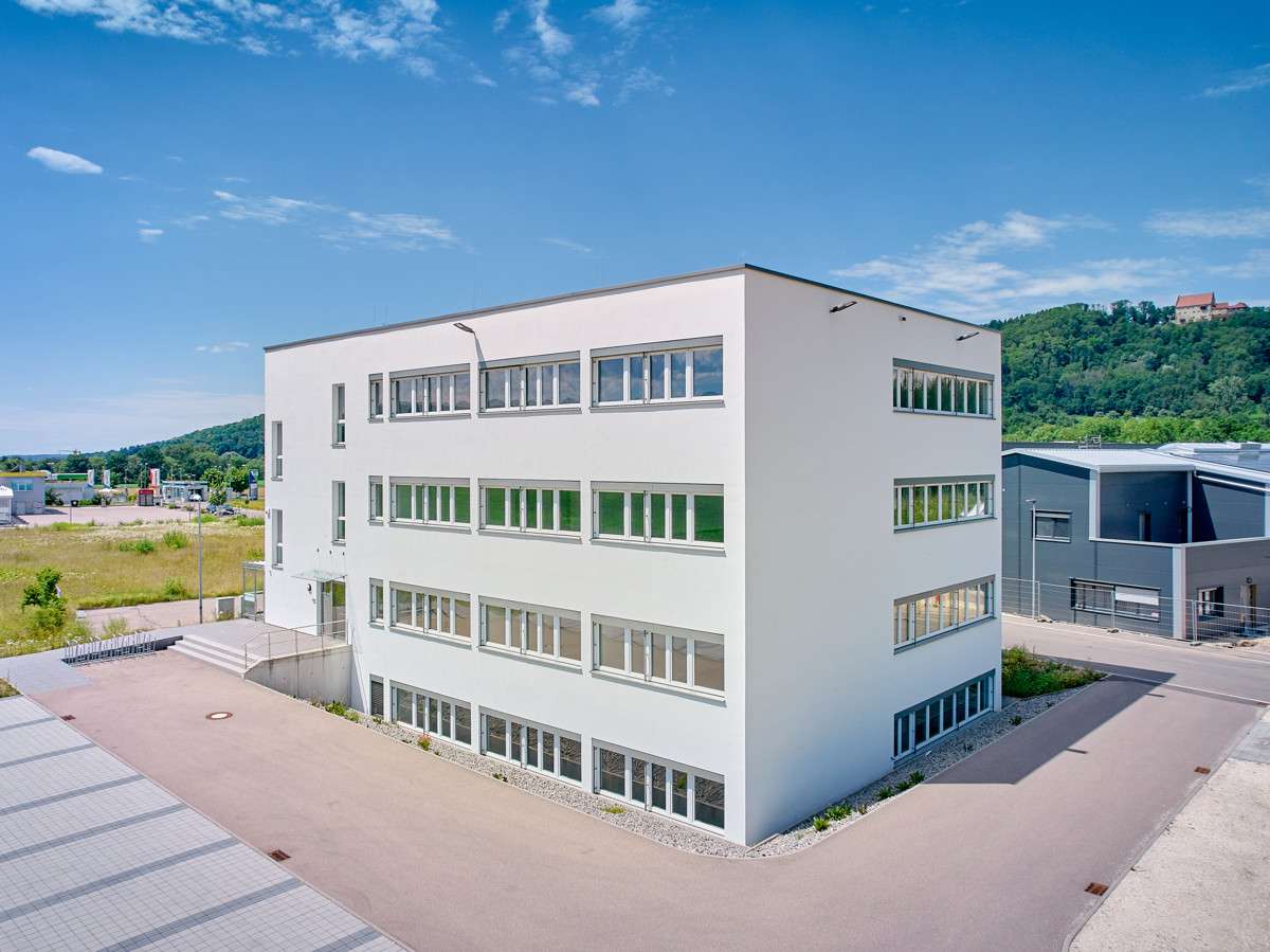 Ansicht 1 - Bürohaus in 73072 Donzdorf mit 692m² mieten
