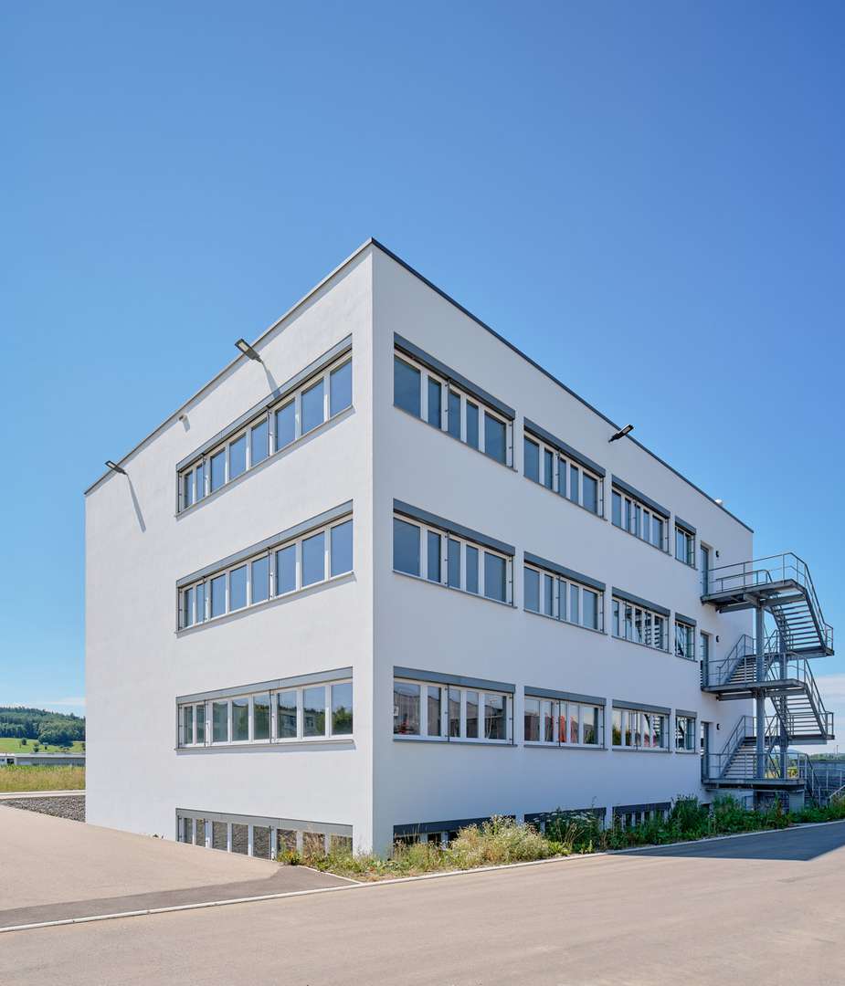 Ansicht 2 - Bürohaus in 73072 Donzdorf mit 347m² günstig mieten