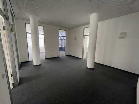 Flur - Bürofläche in 73033 Göppingen mit 164m² mieten
