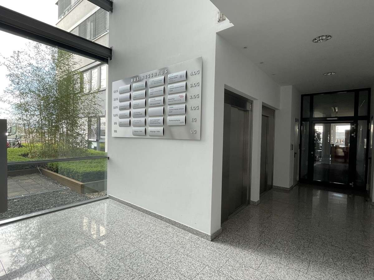 Eingangsbereich  - Bürofläche in 73033 Göppingen mit 243m² mieten