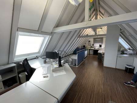 Dachgeschoss - Bürohaus in 89077 Ulm mit 640m² kaufen