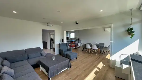 Moderne Eleganz trifft Hightech – Penthouse mit Weitblick & Smart Living