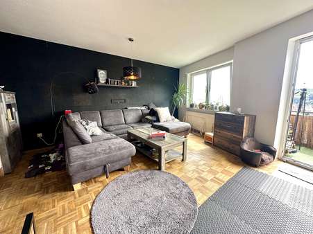 Wohnzimmer - Erdgeschosswohnung in 99817 Eisenach mit 93m² kaufen