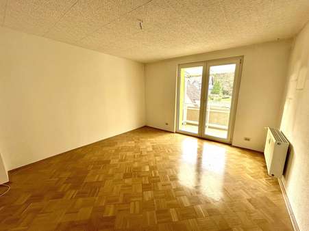 Wohnzimmer - Etagenwohnung in 99842 Ruhla mit 50m² kaufen