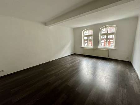 Wohnzimmer - Etagenwohnung in 99817 Eisenach mit 91m² kaufen